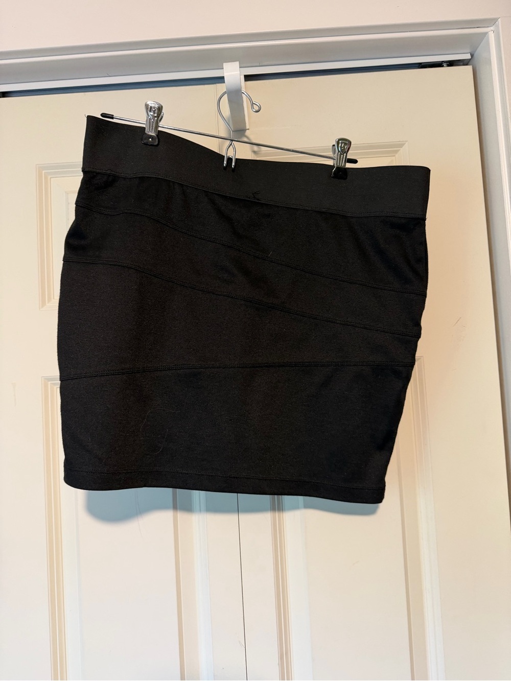 Classic Black Stretch Bandage Mini Skirt